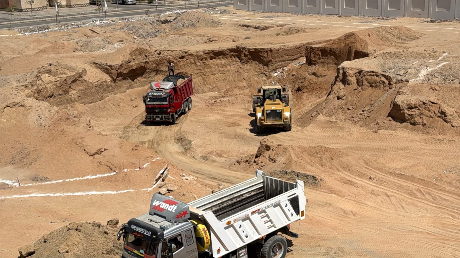 وحدة تجارية واجهة F-30 — 27 م² — الدور الأول 12