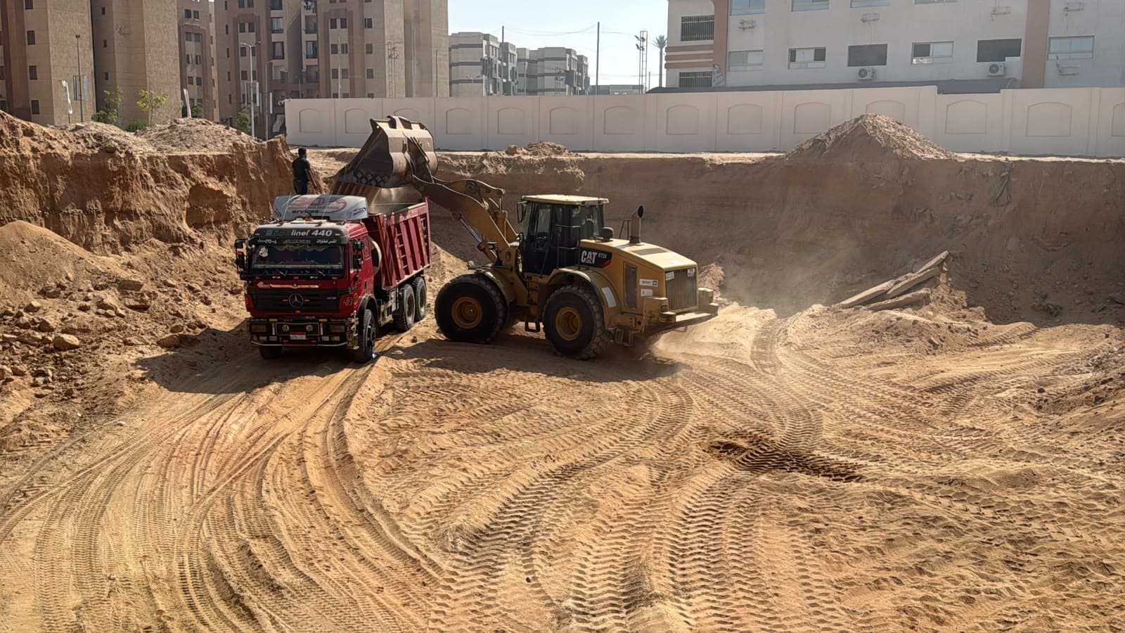 وحدة تجارية واجهة F-30 — 27 م² — الدور الأول 13